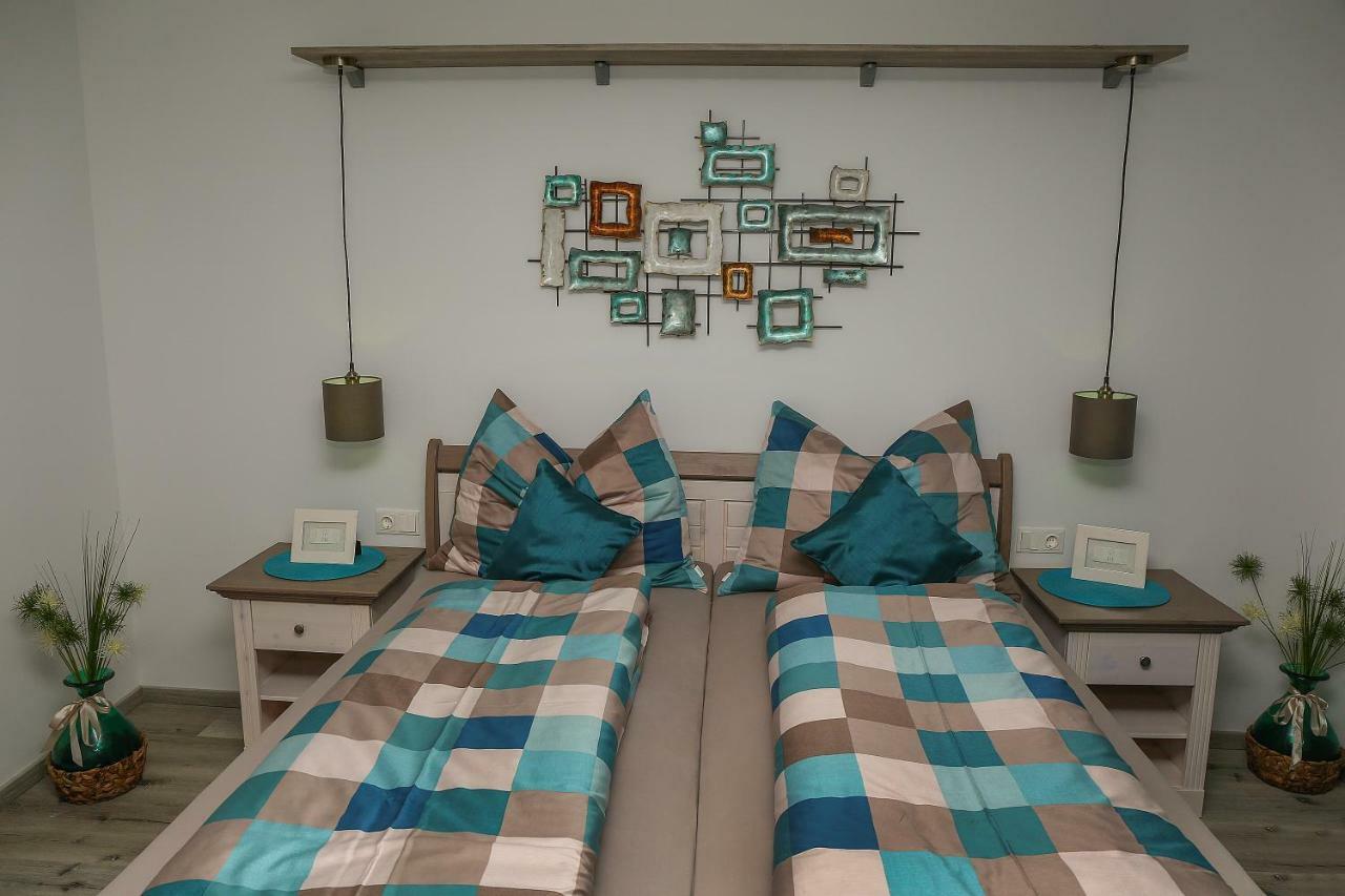 & Restaurant La Amalia 3*
