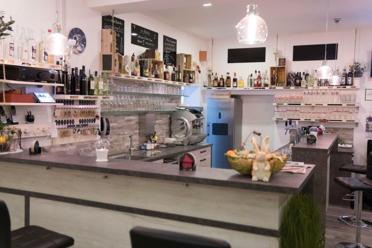 & Restaurant La Amalia